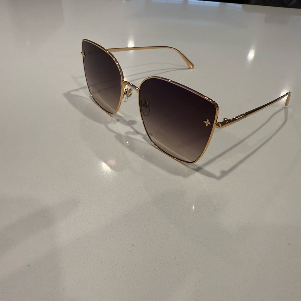 Louis Vuitton Charm Cat Eye Sunglasses - Picture 10 of 10